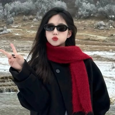 想踢沉迷男的女人